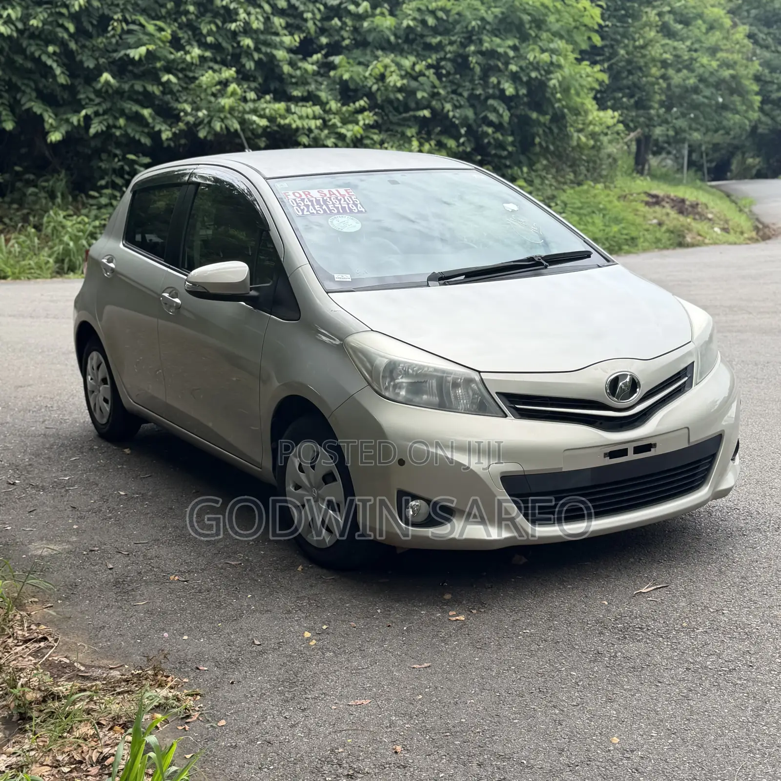Toyota Vitz 1.3 AWD 3dr 2013 Gray