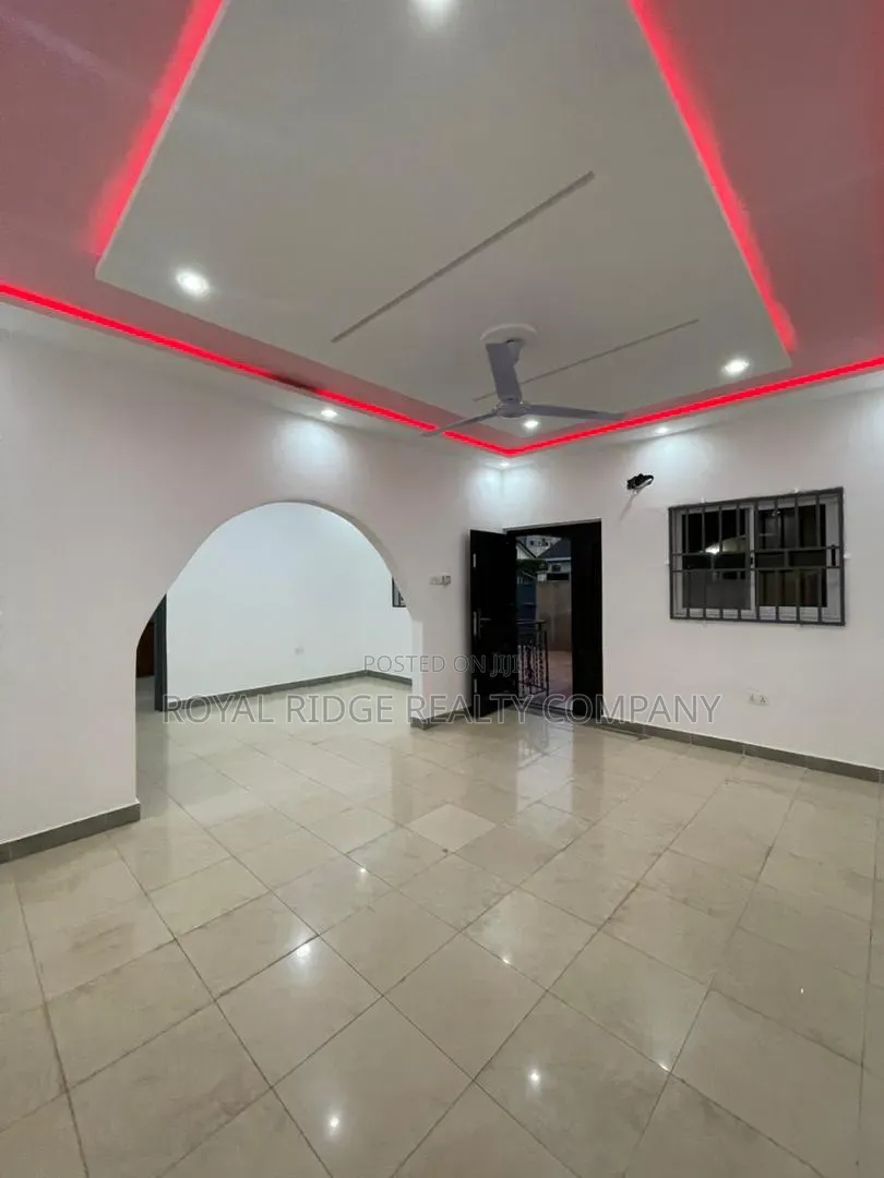 3bdrm House in East Legon Ogbojo, Accra Metropolitan for rent