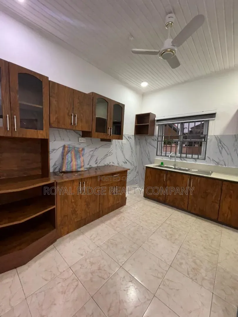 3bdrm House in East Legon Ogbojo, Accra Metropolitan for rent