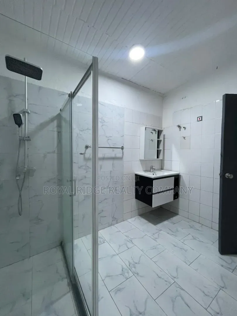 3bdrm House in East Legon Ogbojo, Accra Metropolitan for rent