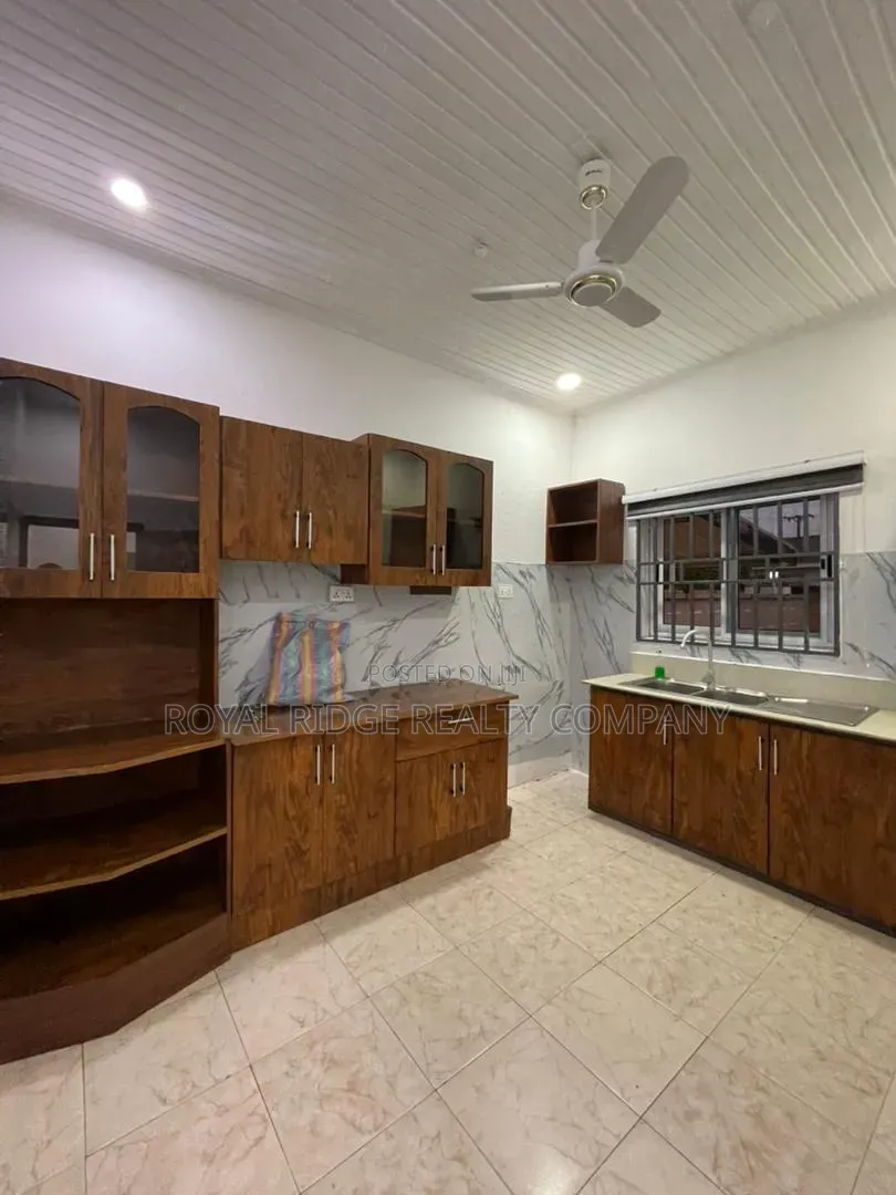 3bdrm House in East Legon Ogbojo, Accra Metropolitan for rent
