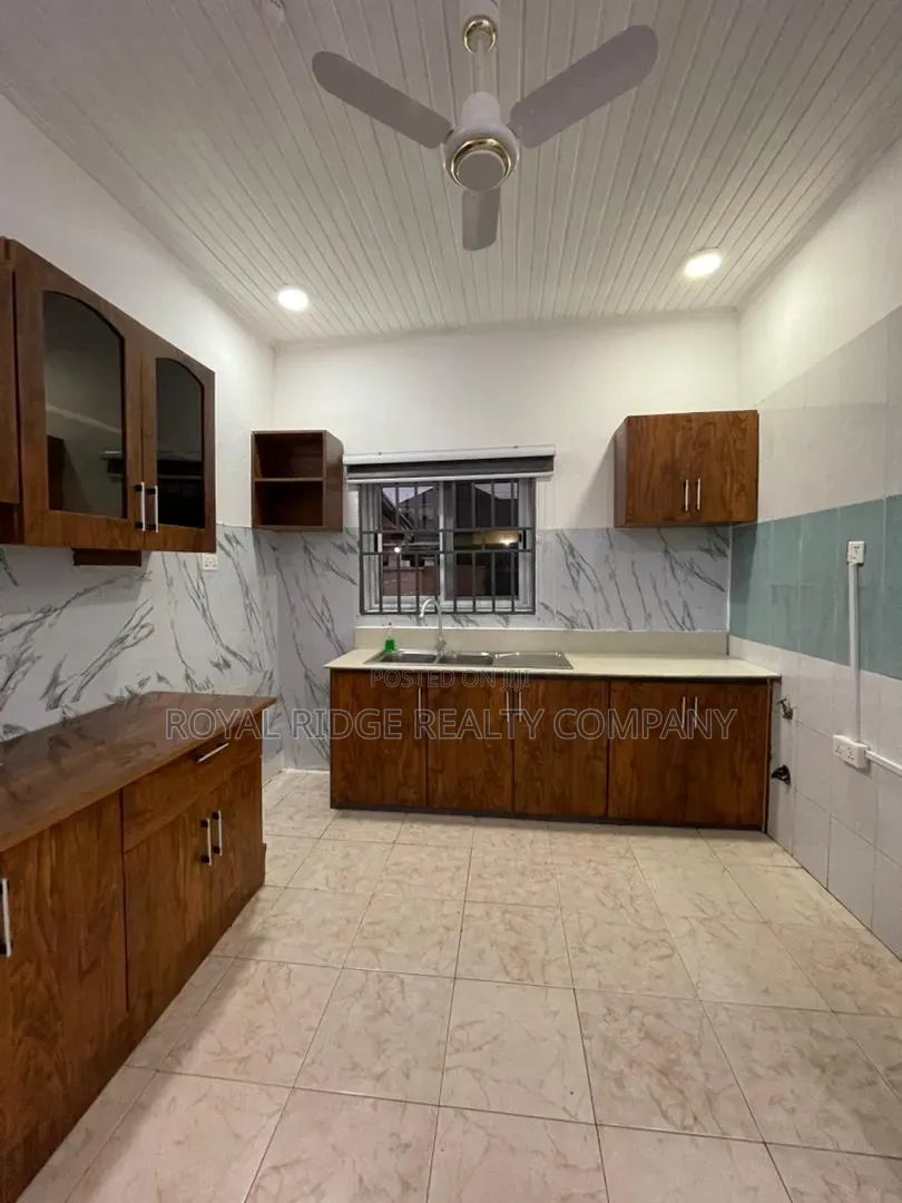 3bdrm House in East Legon Ogbojo, Accra Metropolitan for rent