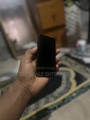 Apple iPhone SE (2022) 64 GB Black