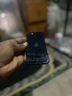 Apple iPhone SE (2022) 64 GB Black