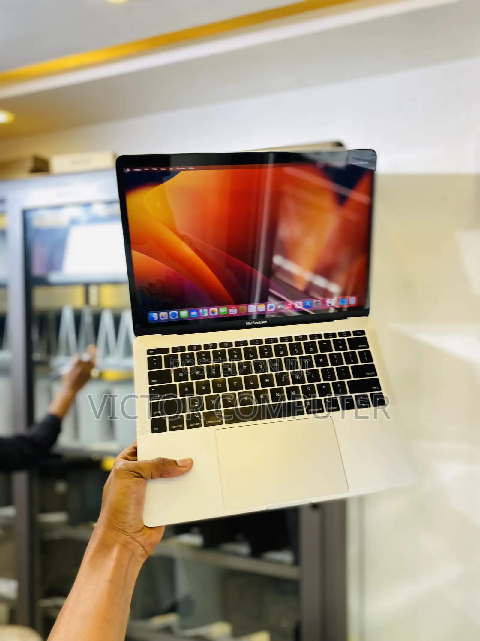 Laptop Apple MacBook Pro 2017 16GB Intel Core i5 SSD 512GB