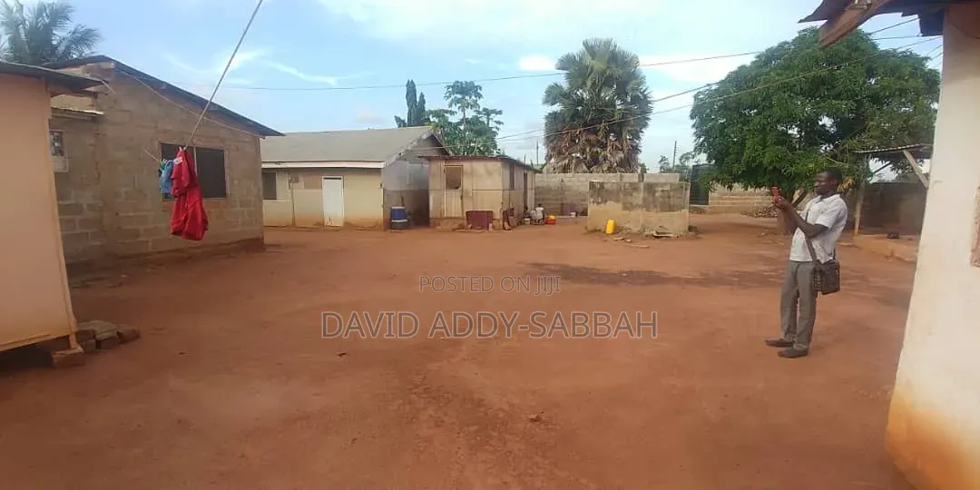 4bdrm Apartment in 4-Bedroom, Pentecost for sale