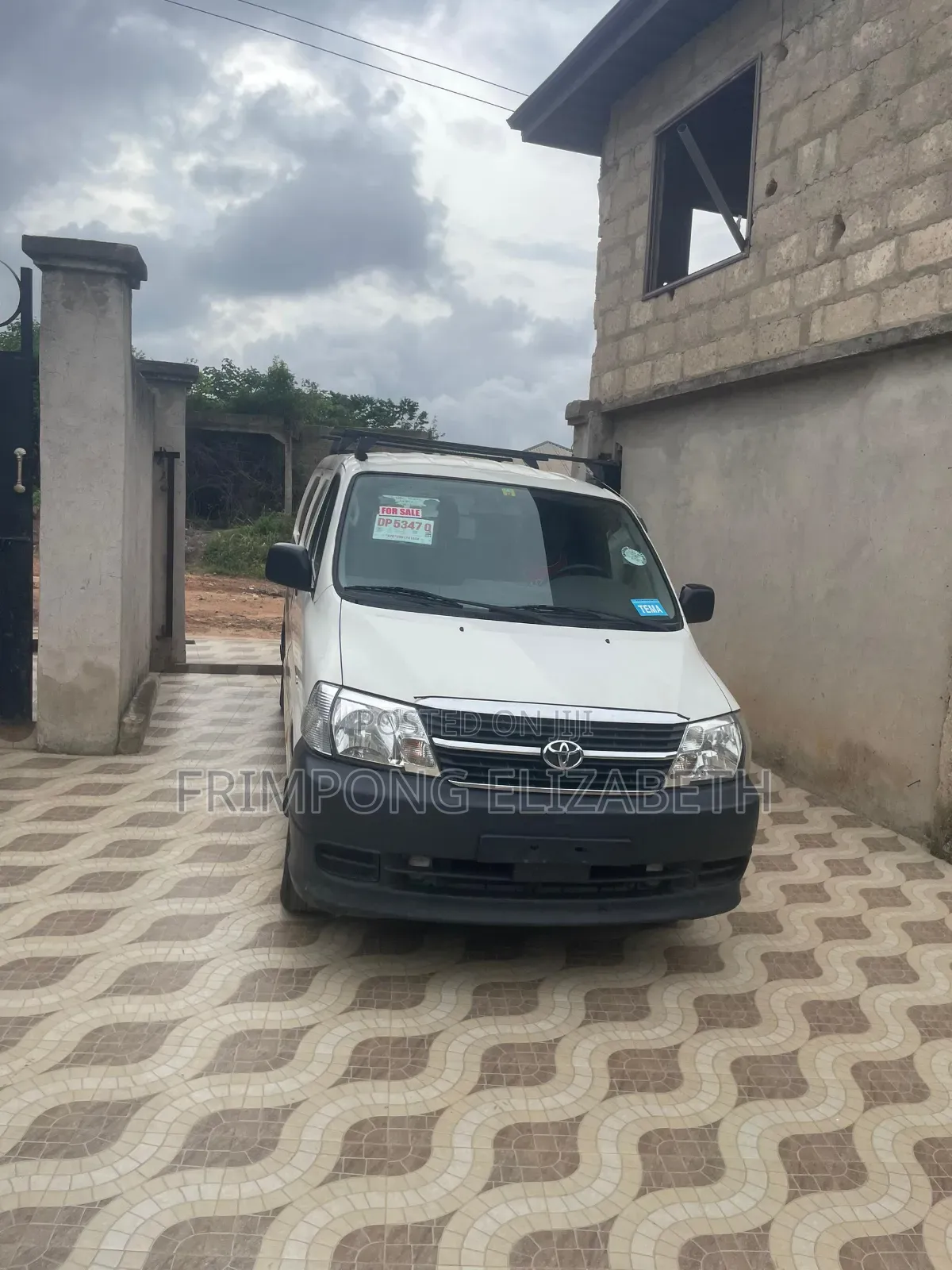 Toyota HiAce 2010 White