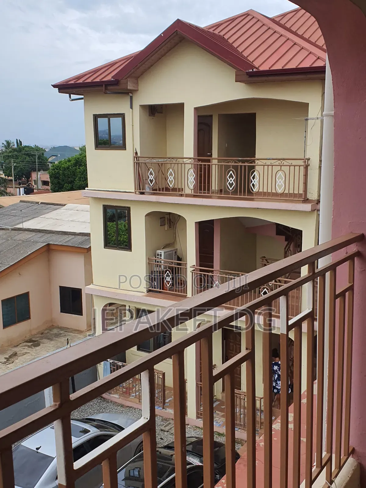 20bdrm House in Sowutwuom for sale