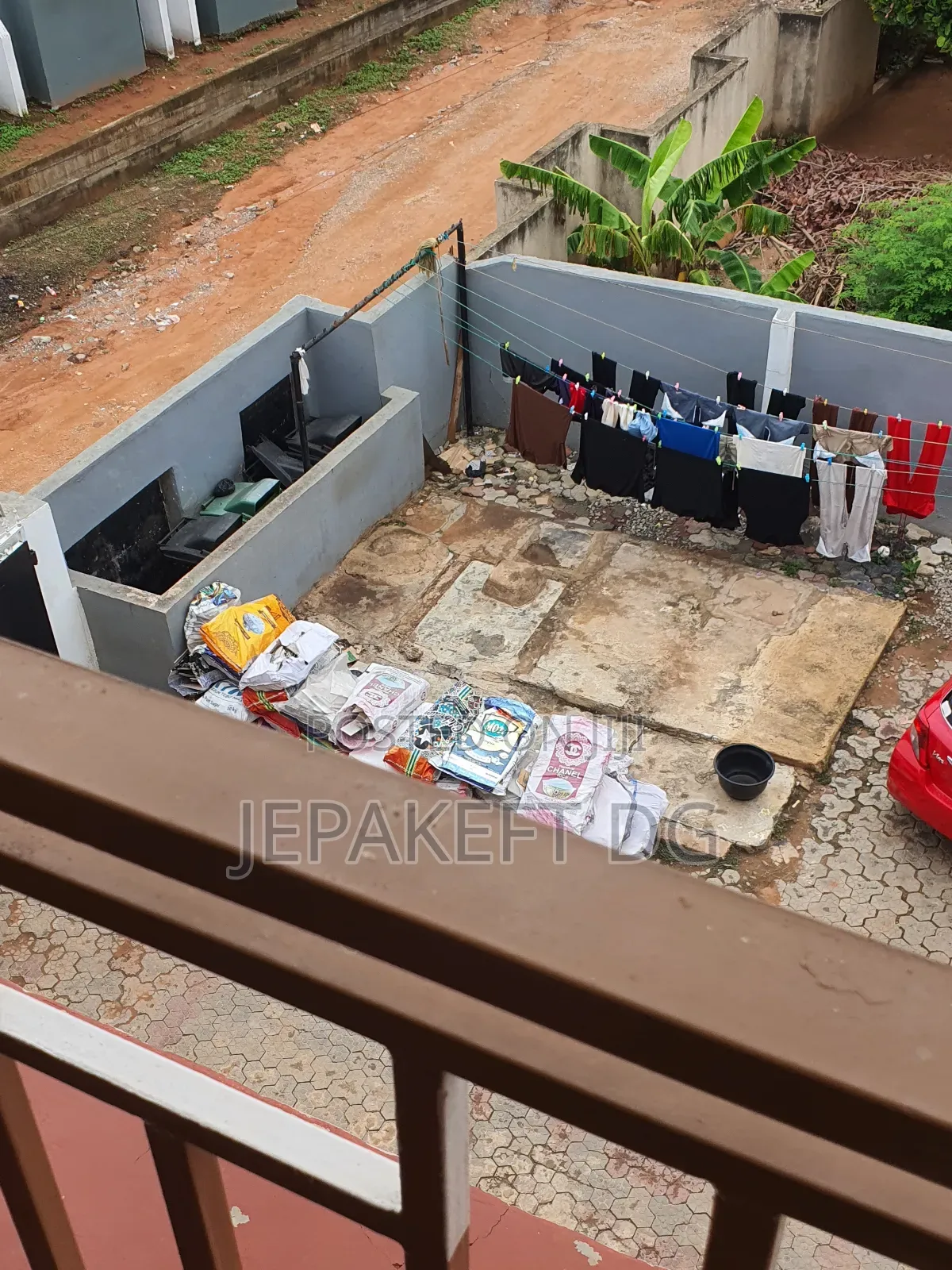 20bdrm House in Sowutwuom for sale
