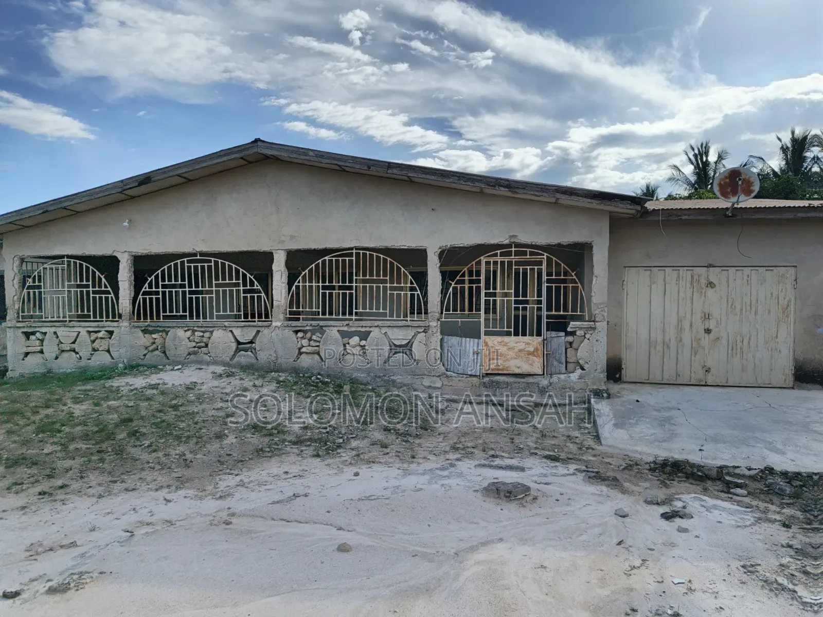 6bdrm House in Free Will Agency, Kumasi Metropolitan for sale