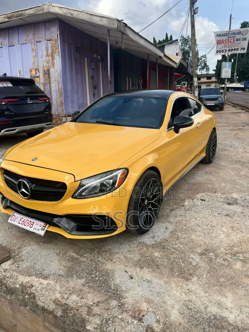 Mercedes-Benz C300 Base 4Matic Coupe AWD (2.0L 4cyl 7A) 2017 Yellow