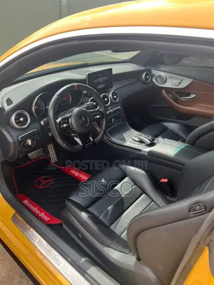 Mercedes-Benz C300 Base 4Matic Coupe AWD (2.0L 4cyl 7A) 2017 Yellow