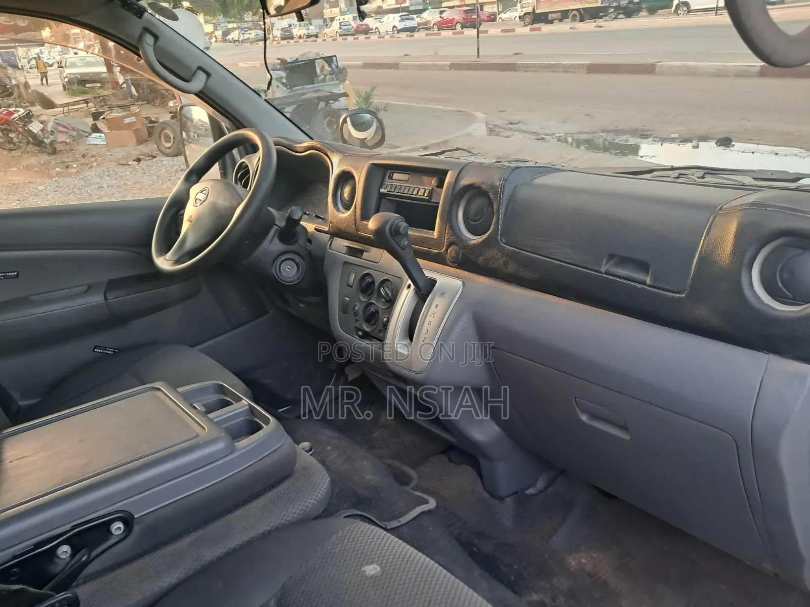 Nissan Caravan (Urvan) 2014 White
