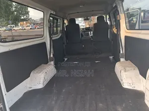 Nissan Caravan (Urvan) 2014 White