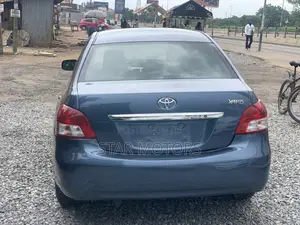 Toyota Yaris 2012 Blue