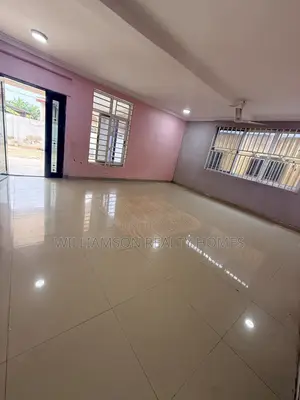 3bdrm House in Community 18 Area, Spintex for rent