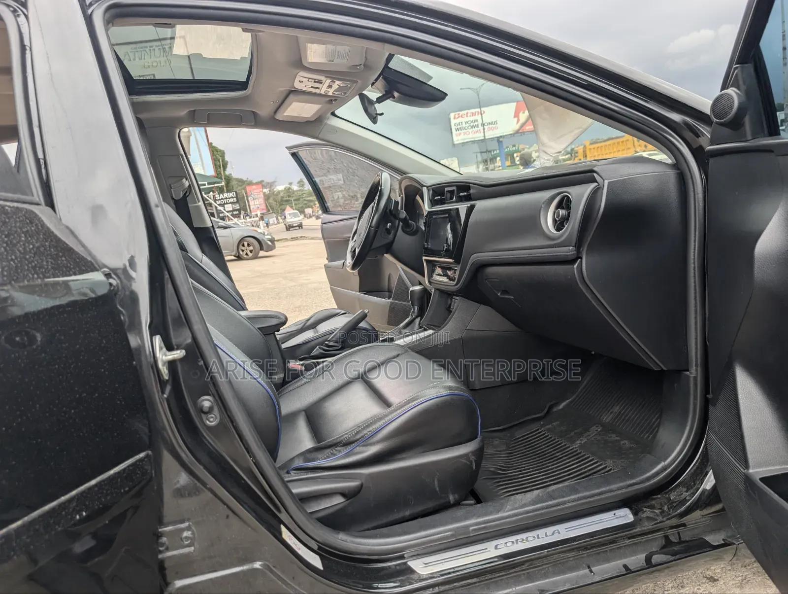 Toyota Corolla XSE (1.8L 4cyl 2A) 2018 Black
