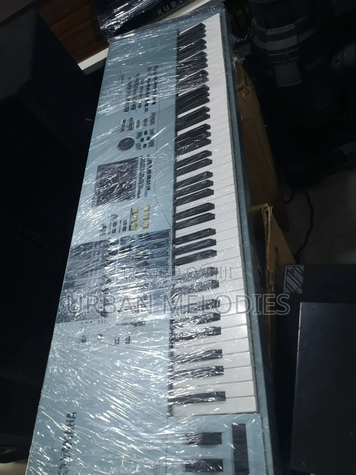 Yamaha Motif Xs8 Synthesizer Workstation Keyboard