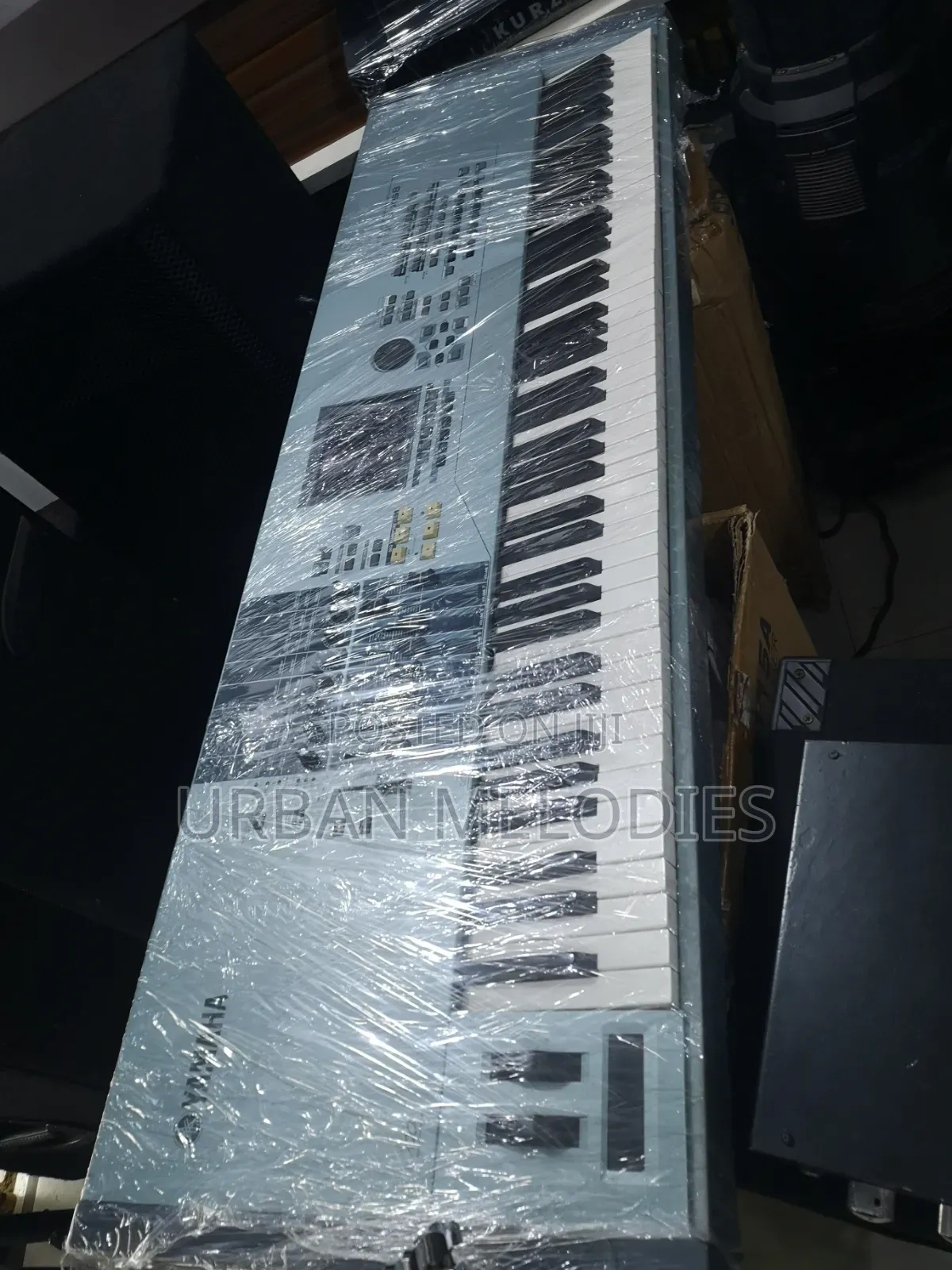 Yamaha Motif Xs8 Synthesizer Workstation Keyboard
