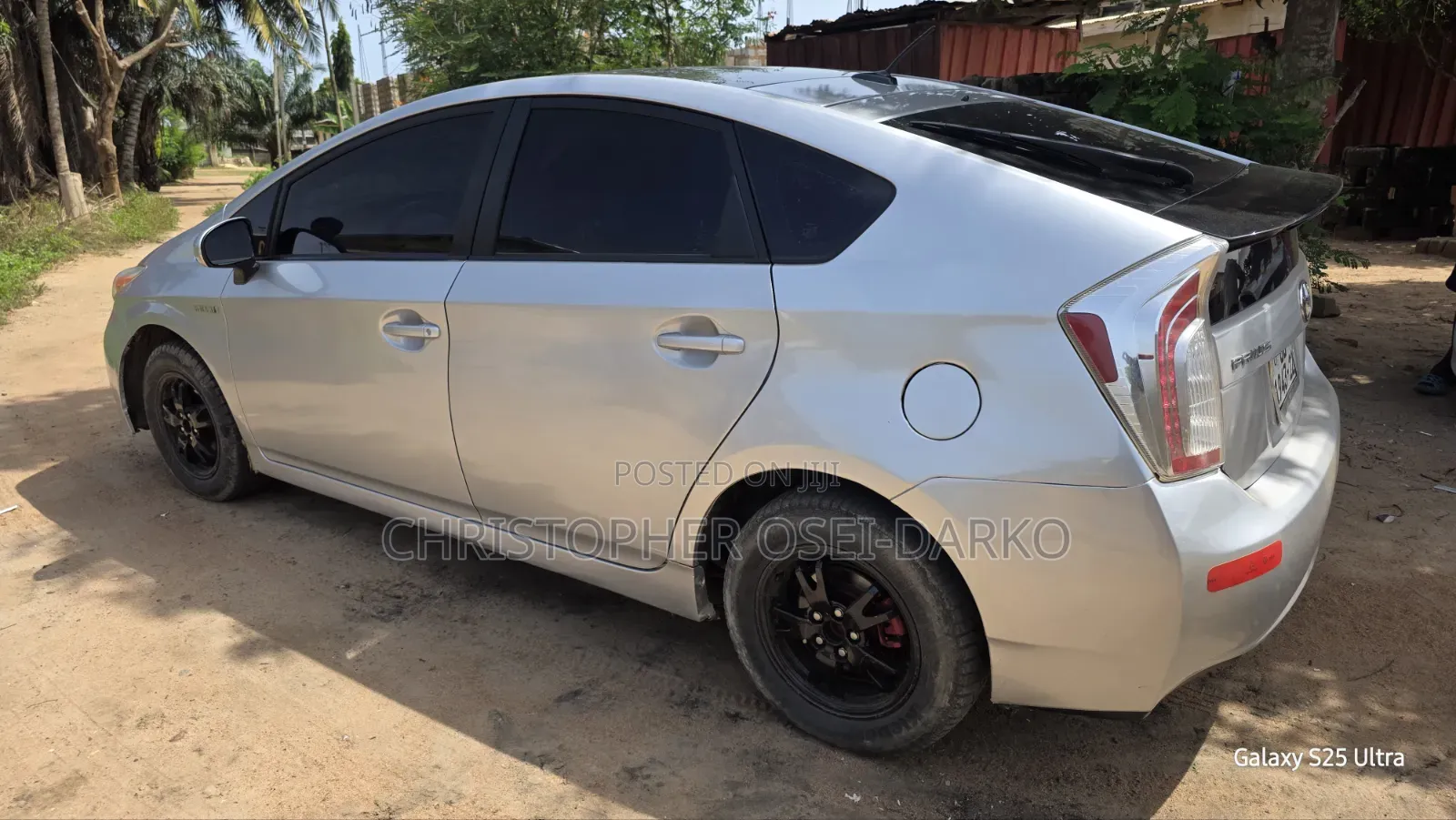 Toyota Prius v Five 2013 Silver