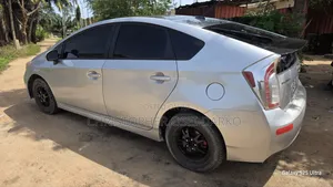 Toyota Prius v Five 2013 Silver