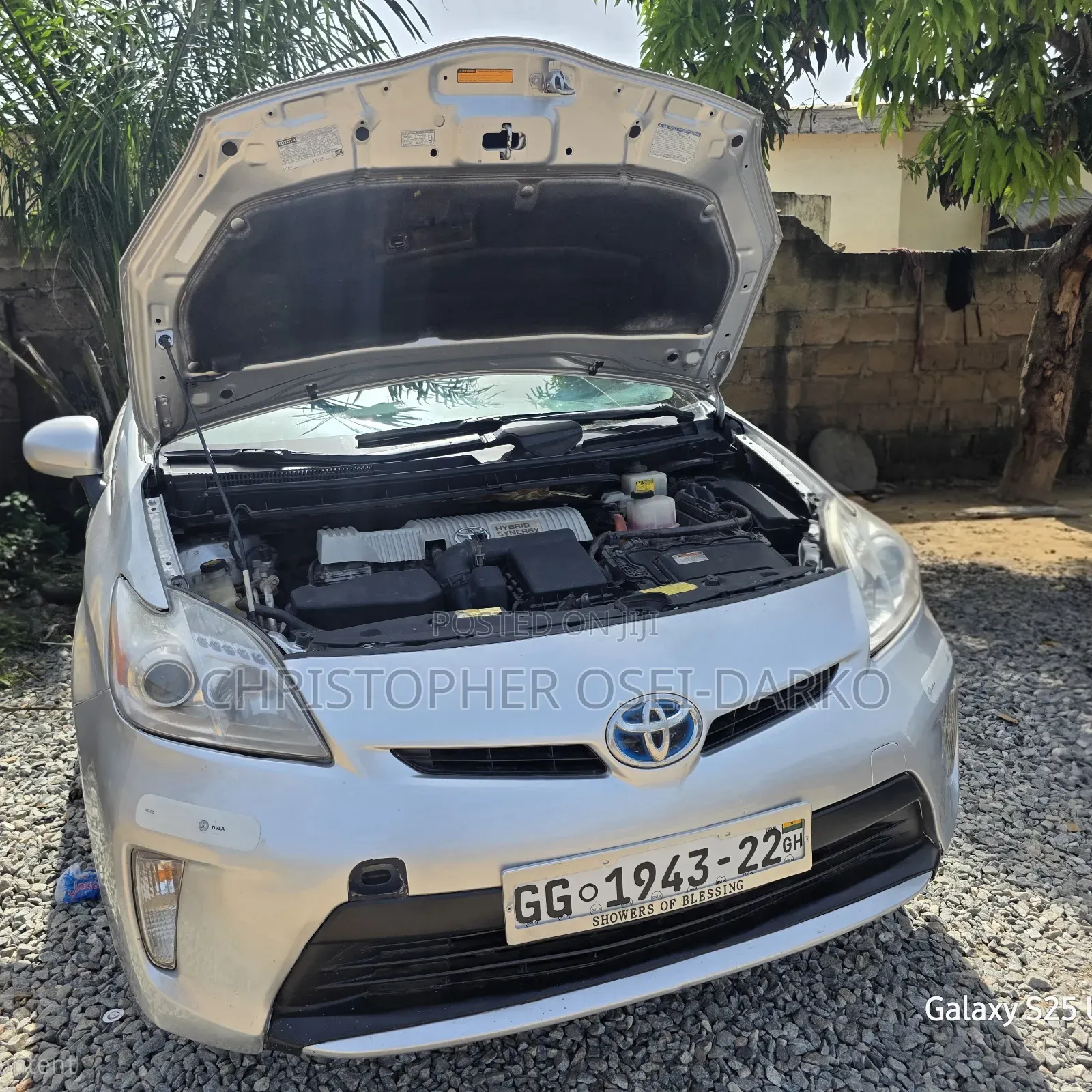 Toyota Prius v Five 2013 Silver