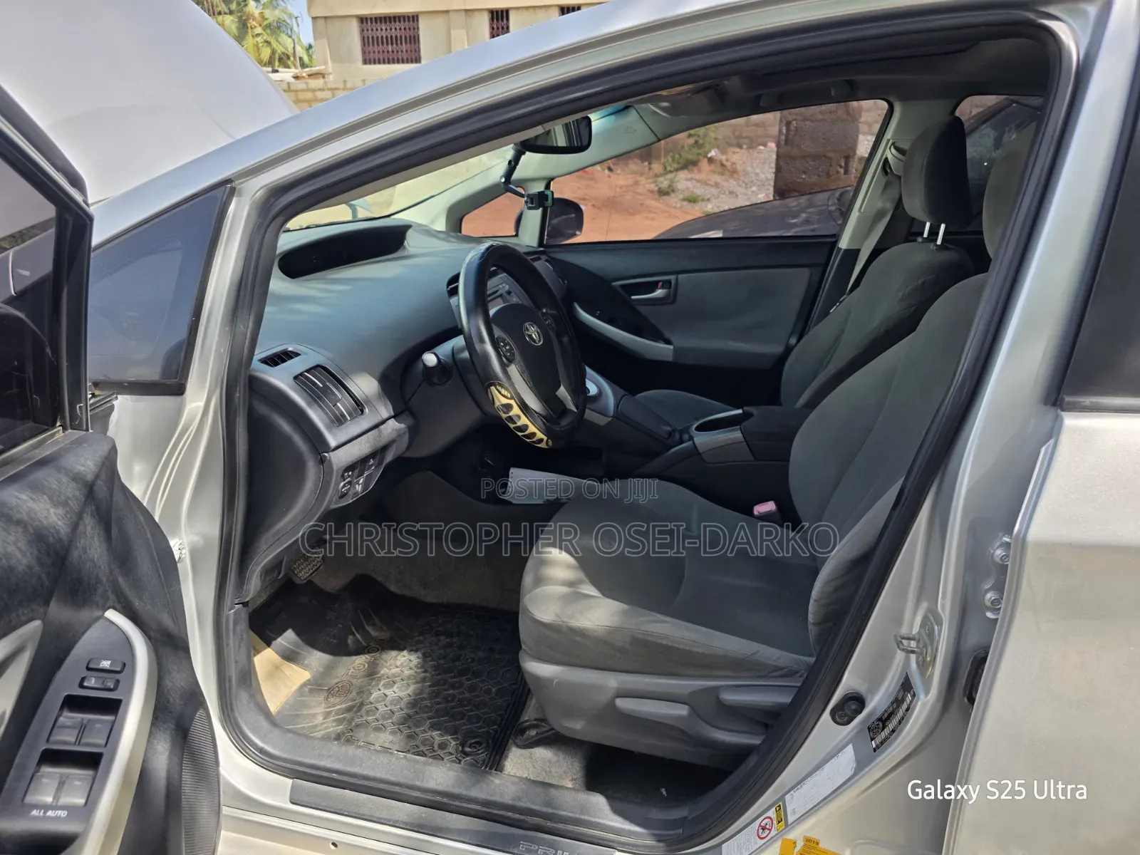 Toyota Prius v Five 2013 Silver