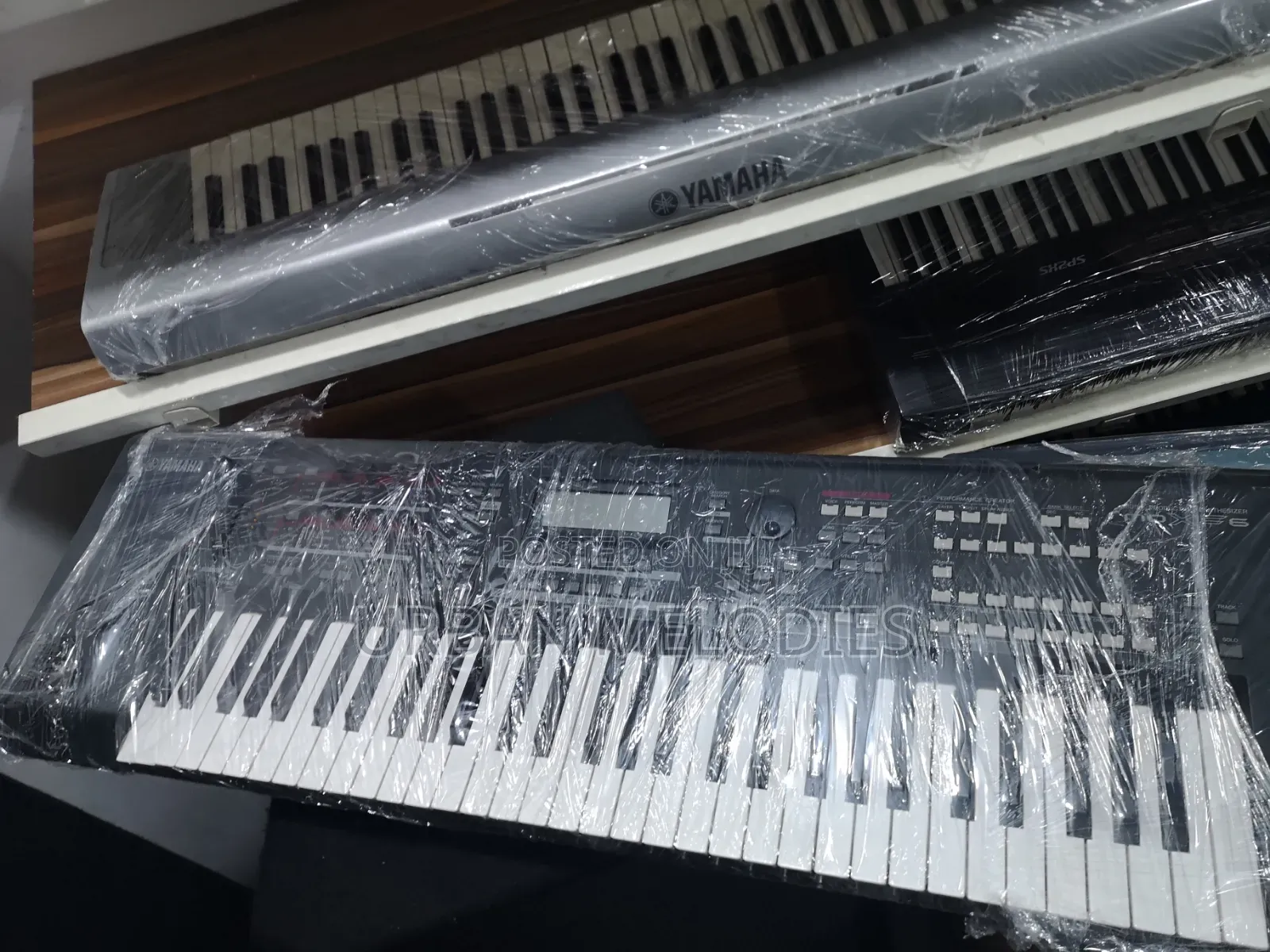Yamaha Moxf6 Synthesizer Workstation Keyboard