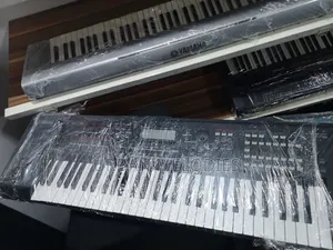 Yamaha Moxf6 Synthesizer Workstation Keyboard