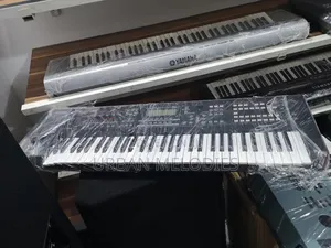 Yamaha Moxf6 Synthesizer Workstation Keyboard