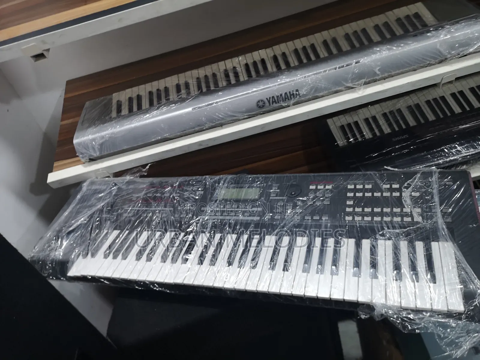 Yamaha Moxf6 Synthesizer Workstation Keyboard