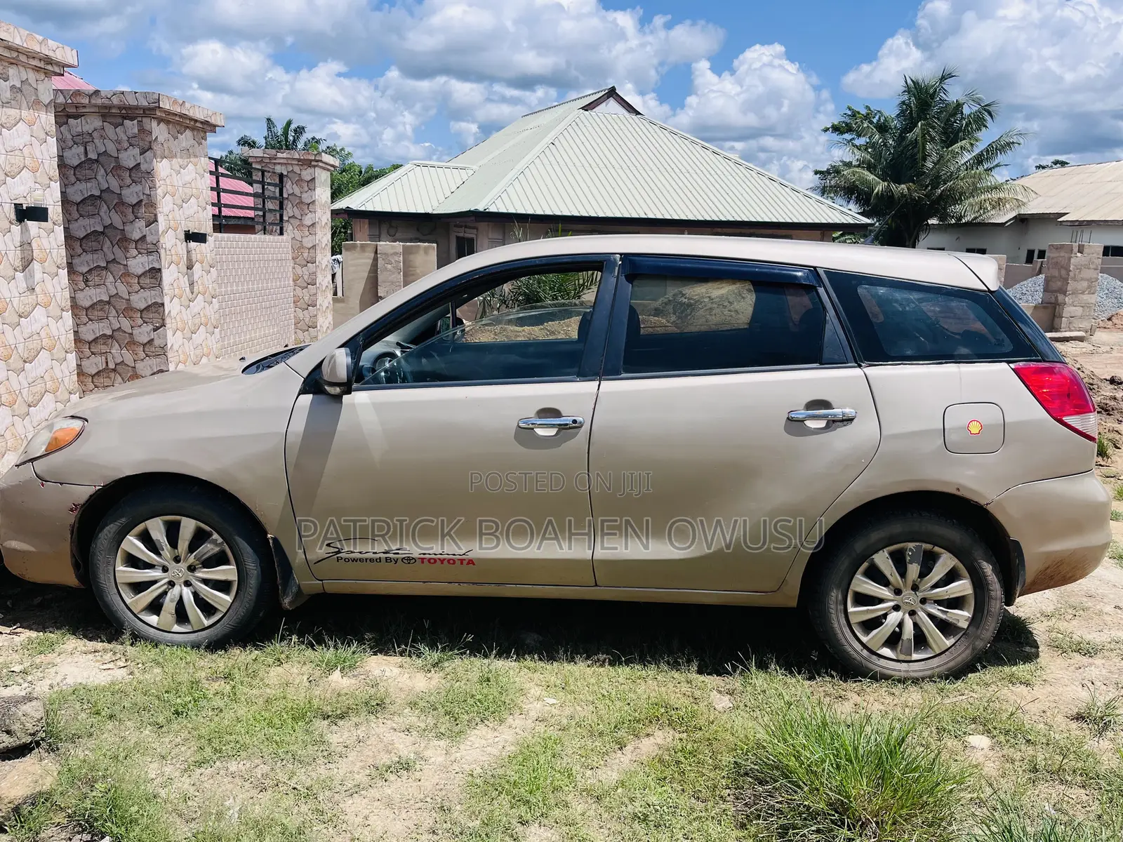 Toyota Matrix XR Hatchback FWD (1.8L 4cyl 4A) 2007 Gold