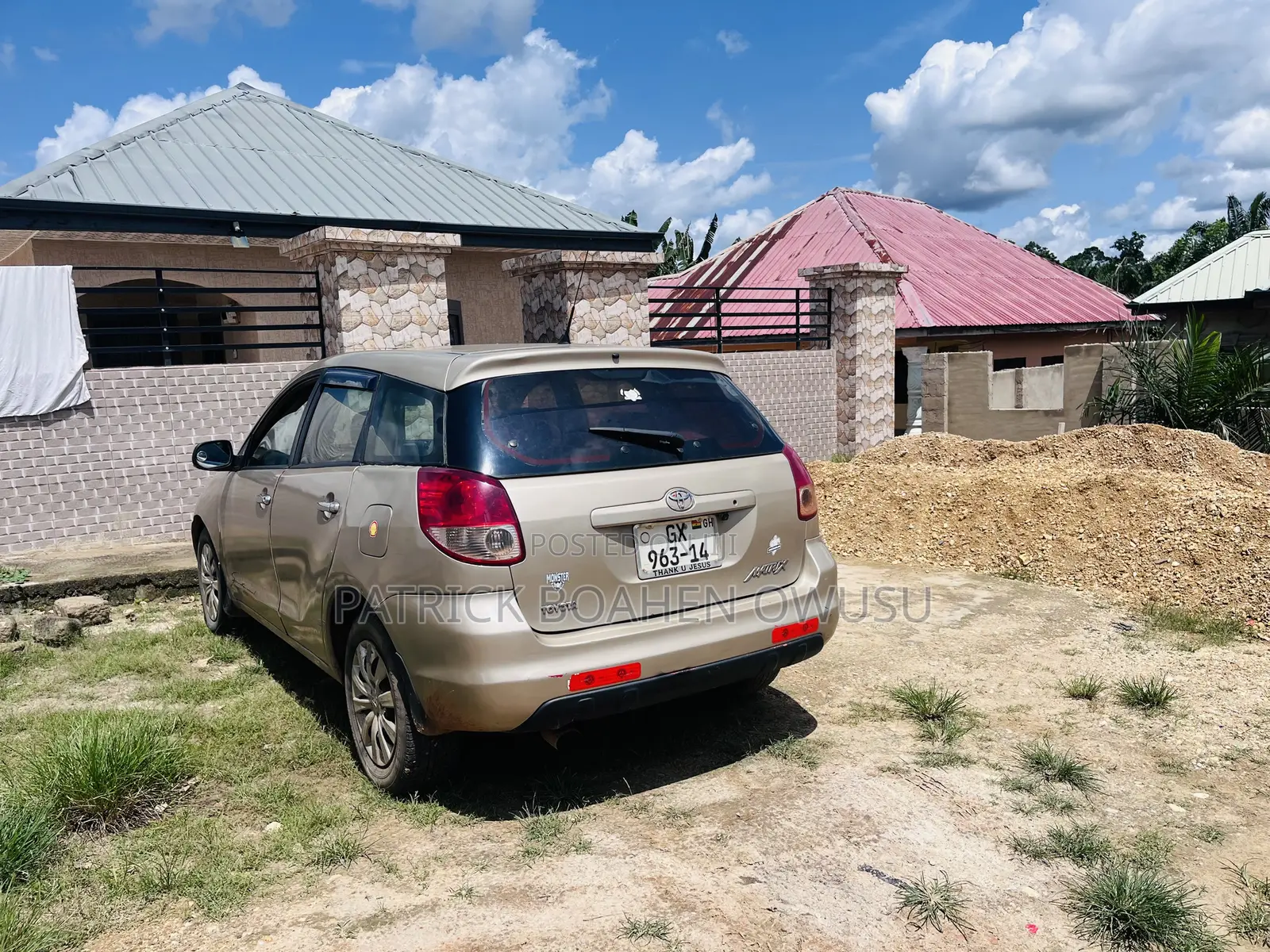 Toyota Matrix XR Hatchback FWD (1.8L 4cyl 4A) 2007 Gold