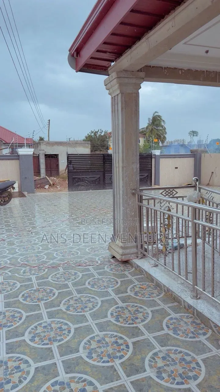 3bdrm House in Ansdeen Homes, Manhean for sale