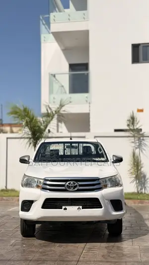 Toyota Hilux Revo Double Cab Petrol 2.7 AWD 2017 White