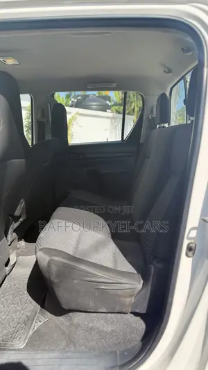 Toyota Hilux Revo Double Cab Petrol 2.7 AWD 2017 White
