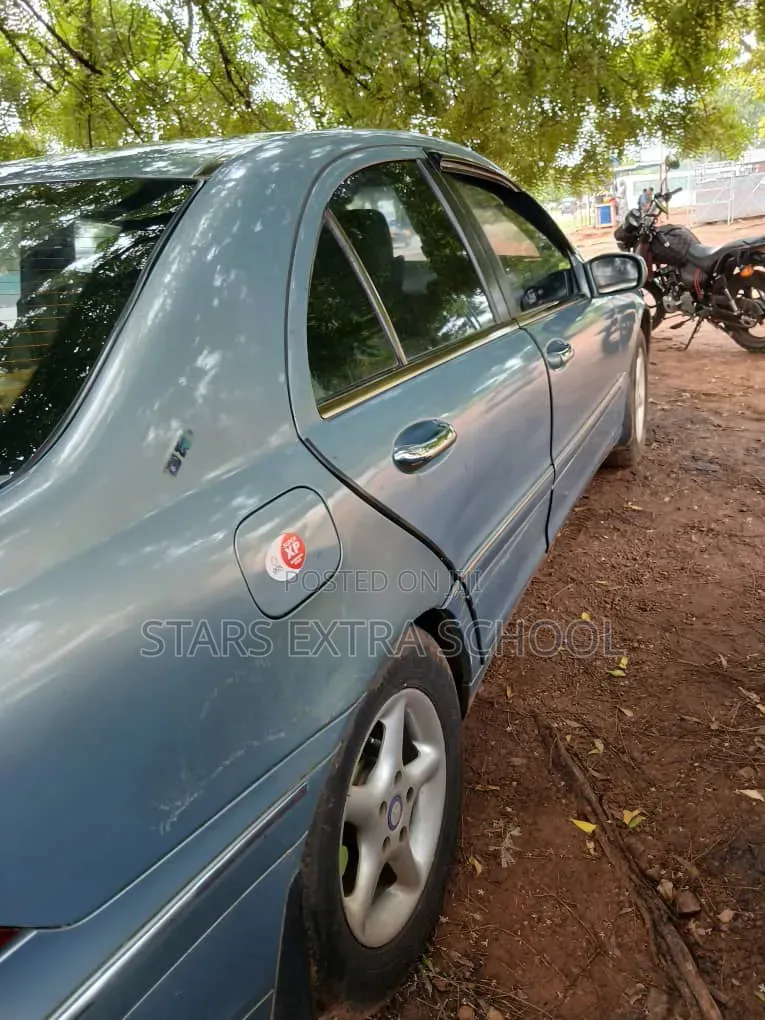 Mercedes-Benz C230 2002 Blue