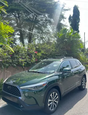Toyota Corolla Cross XLE 2025 Green