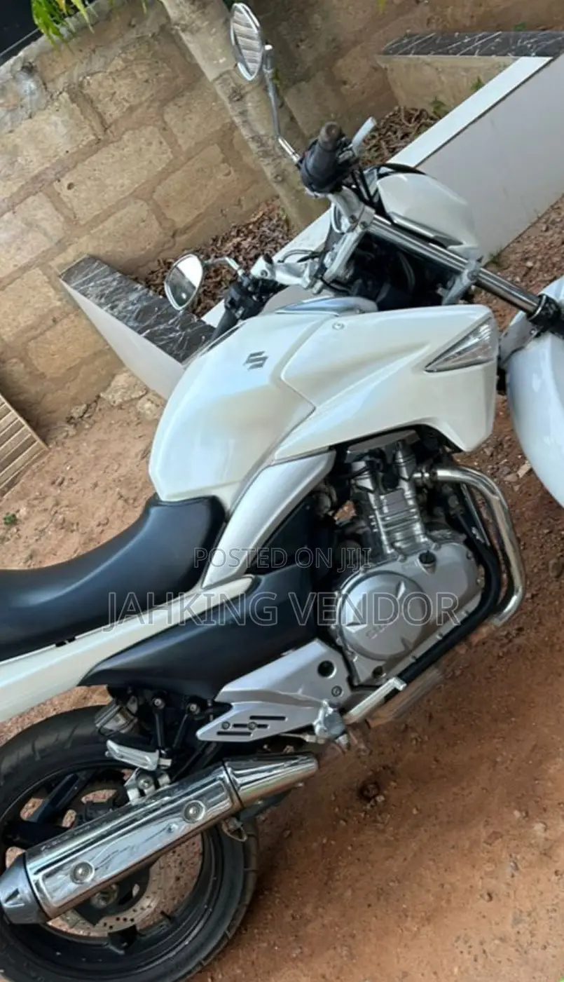 Suzuki GS 2018 White