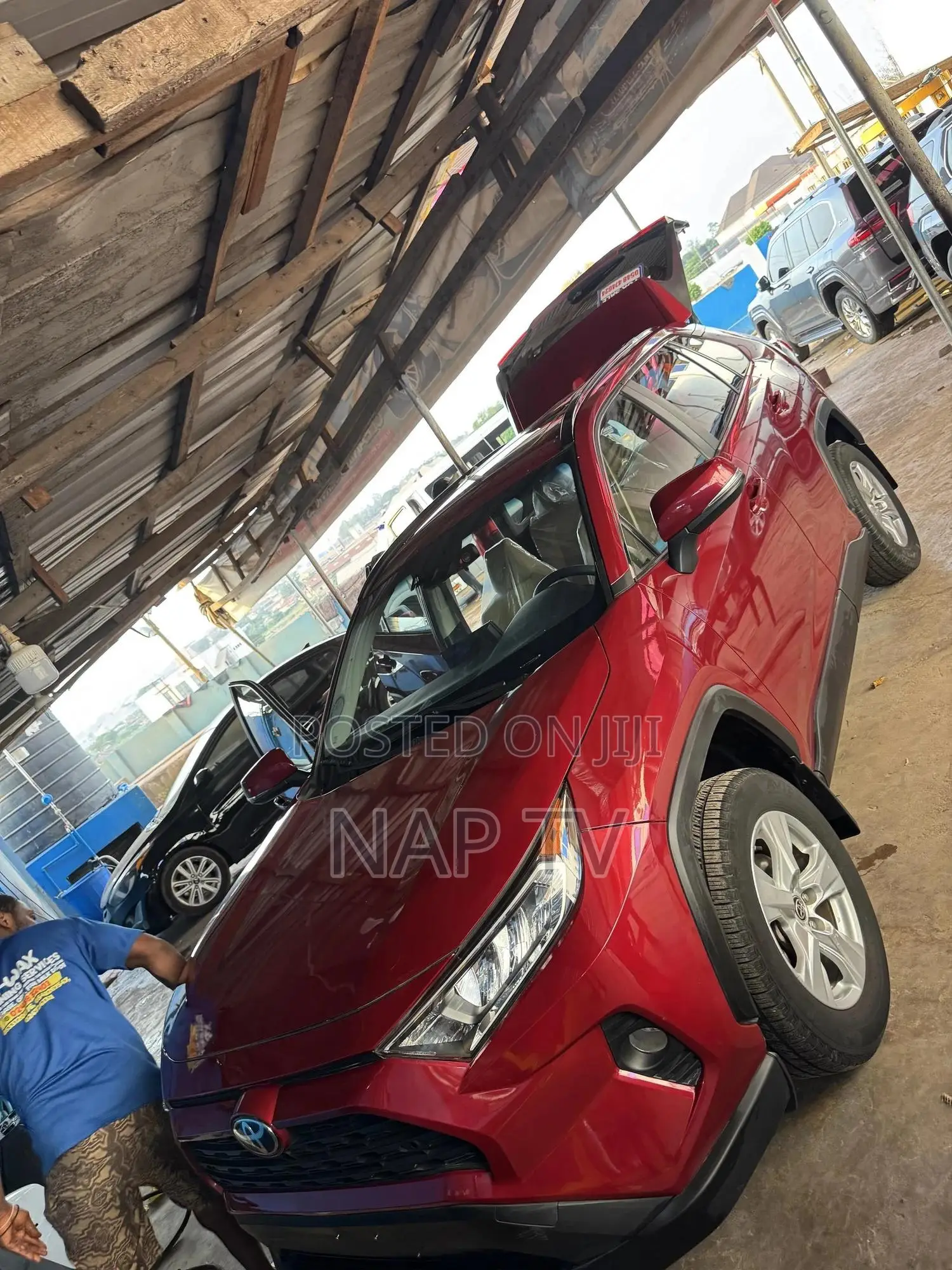 Toyota RAV4 XLE AWD 2019 Red