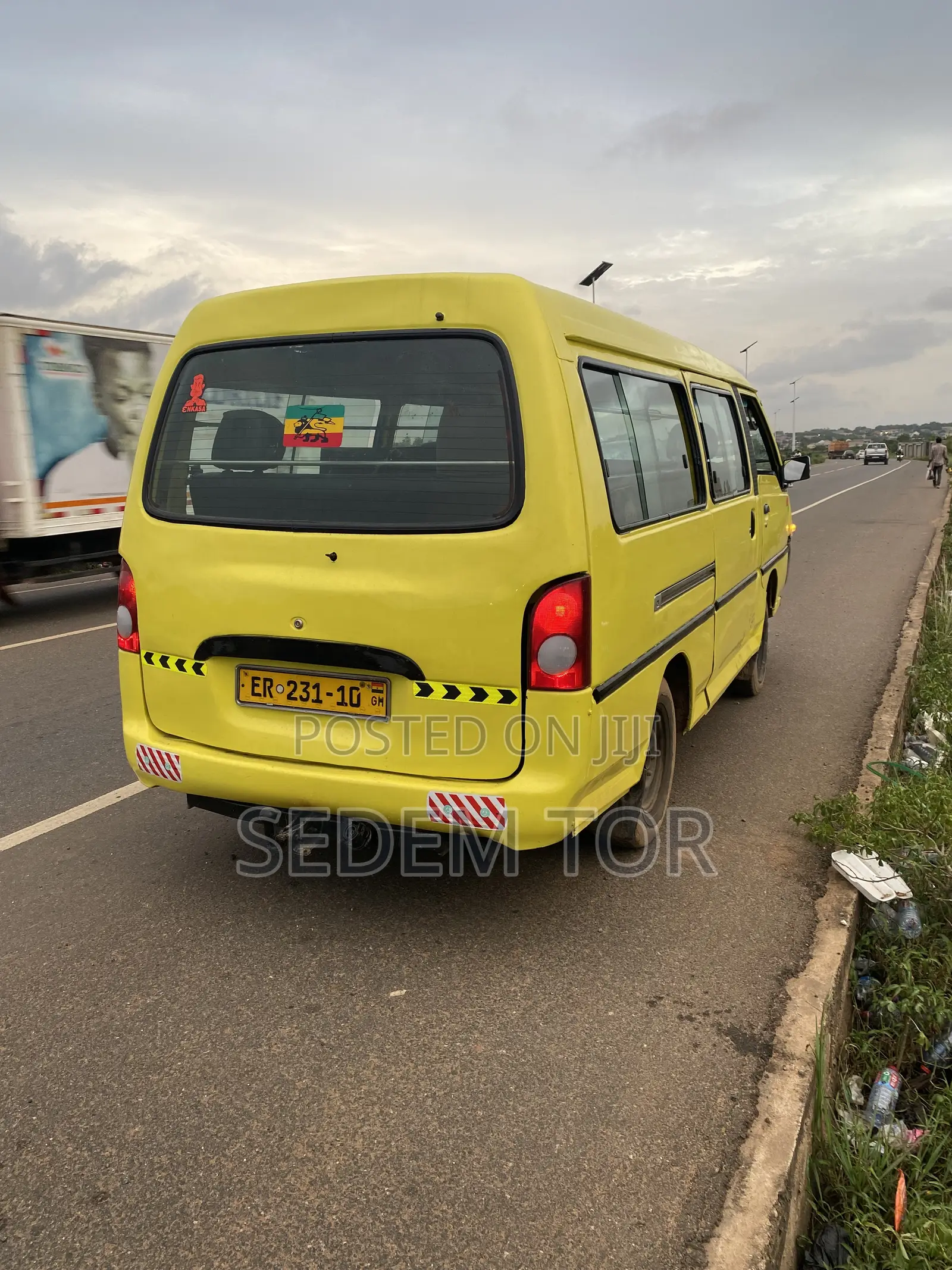 Hyundai H-100 2002 Yellow
