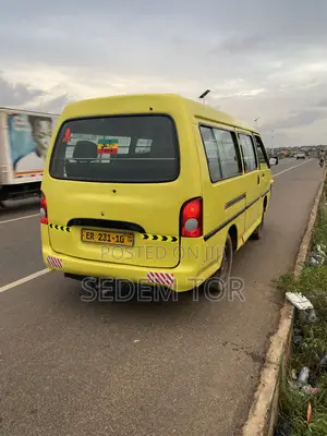 Hyundai H-100 2002 Yellow