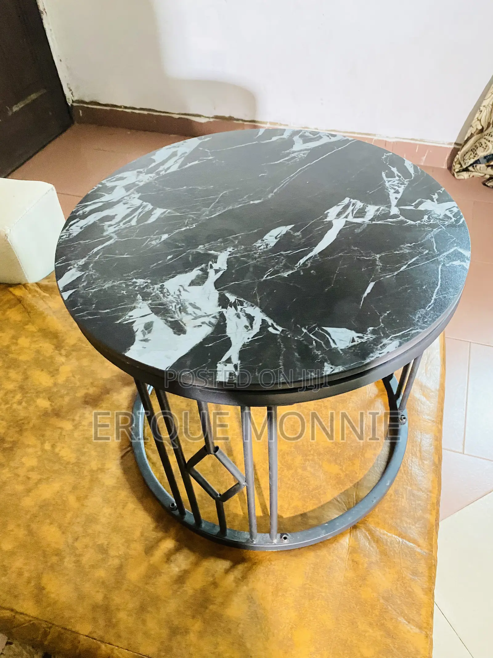 Center Coffe Table for Sell