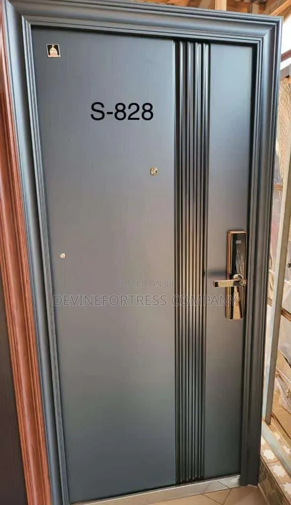 Quality Gray Smooth Splendor Crystal Door Single