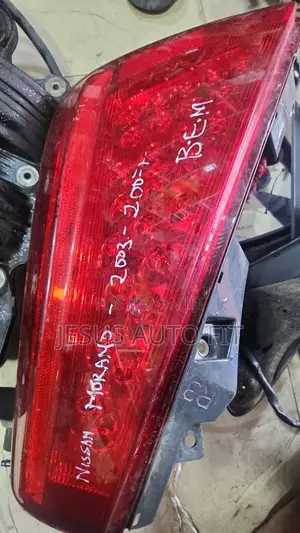 2003-2007 Nissan Murano Driver Left Rear Tail Light Assembly Stop Lamp