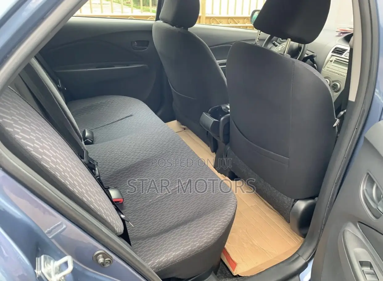 Toyota Yaris 2012 Blue