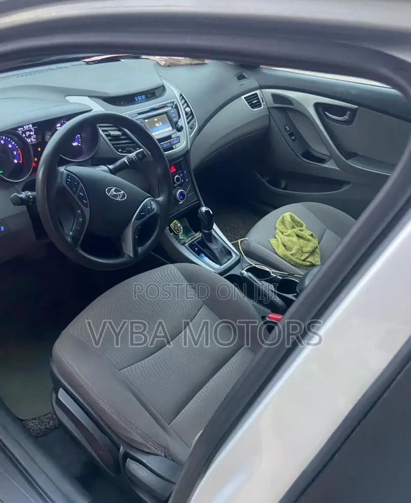 Hyundai Elantra 2016 Silver