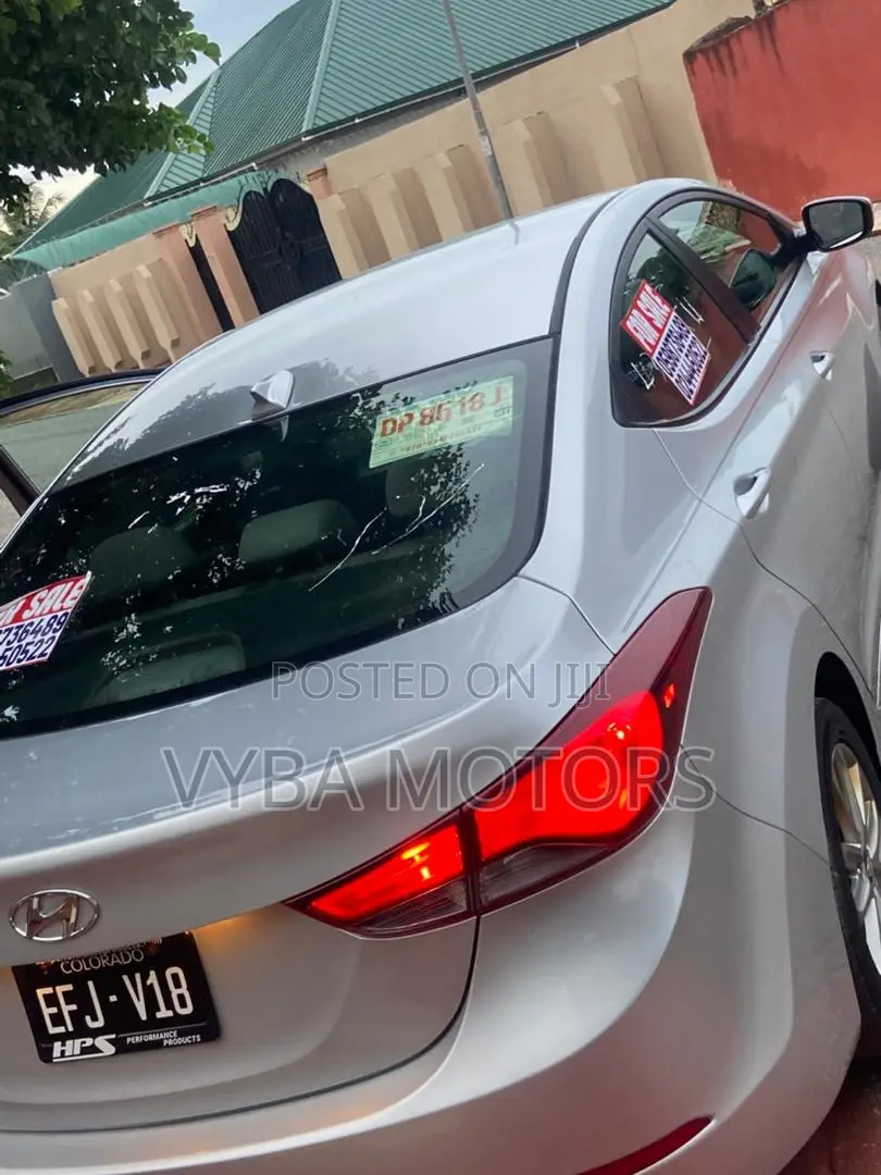 Hyundai Elantra 2016 Silver