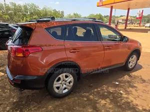Toyota RAV4 2015 Gold