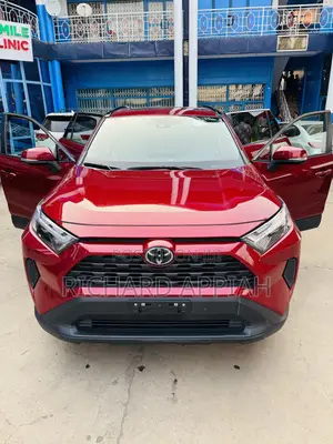 Toyota RAV4 XLE 2022 Red